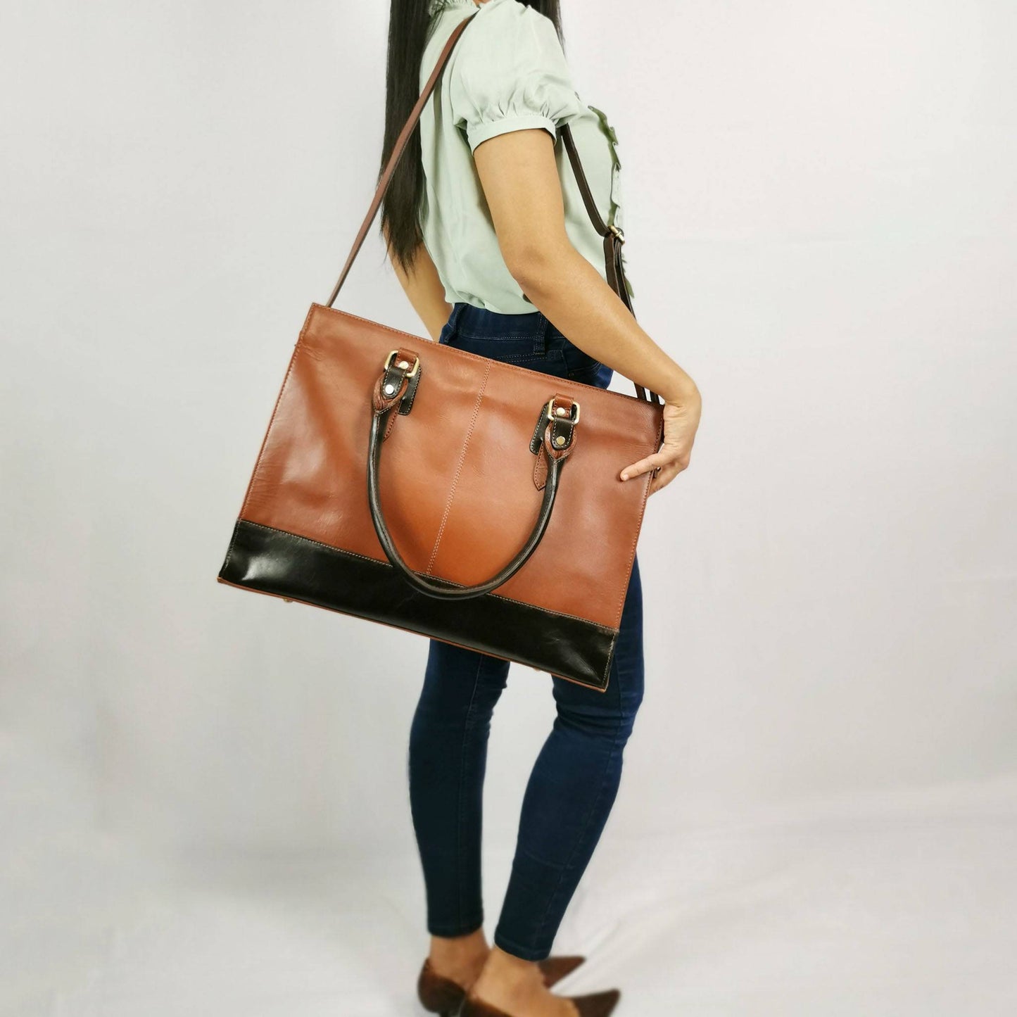 The Signature 17" Leather Laptop Bag, Brown